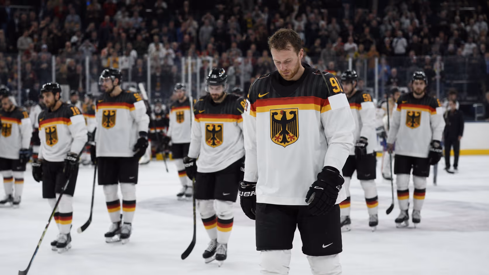Eishockey-Debakel: Deutschland verliert seine WM-Identität | Symbolbild KI-generiert © 2026 EMH AG JS by OpenAI 5.5