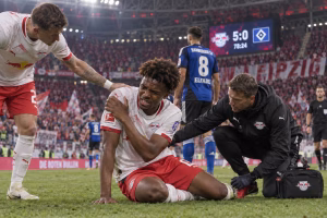 Ouédraogo wieder verletzt: Schulter-Schock vor DFB-Nominierung | Symbolbild KI-generiert © 2026 EMH AG JS by OpenAI 5.5